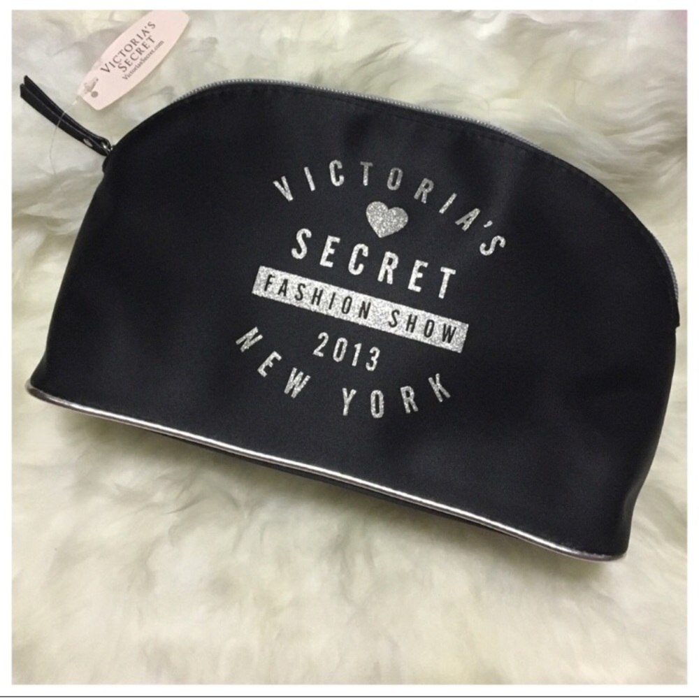 Victoria’s Secret Makeup Bag NY13